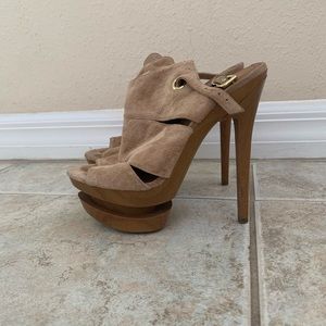 Jessica Simpson heels